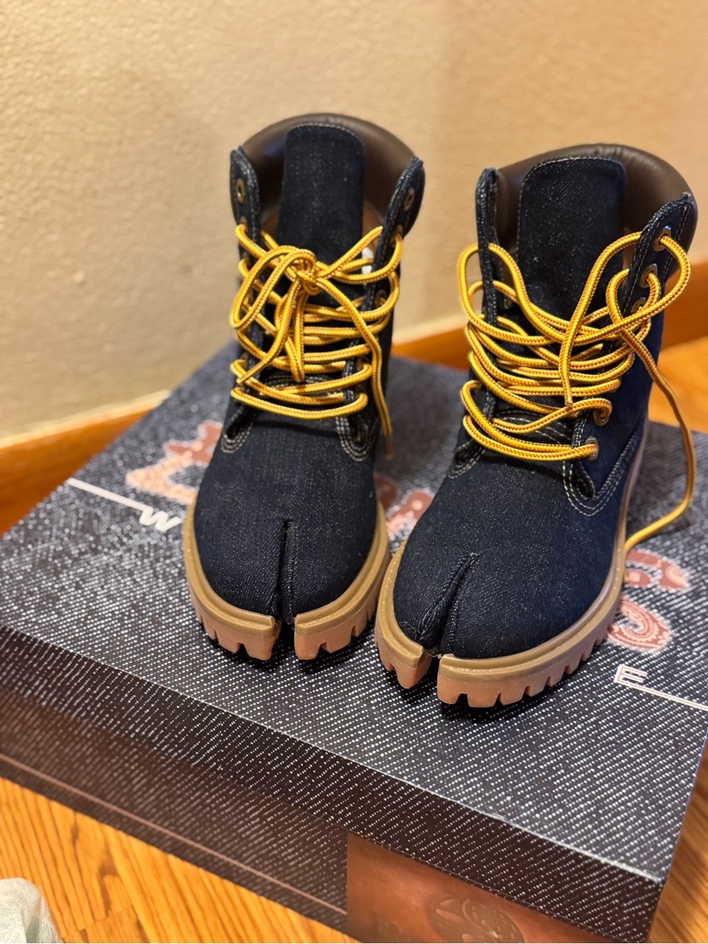 Women's Split-Toe Lace-Up Boots in Navy with Yellow Laces
